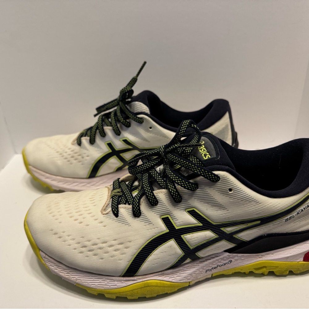 ASICS Men's White and Yellow Spikeless Golf Shoes - Picture 3 of 8